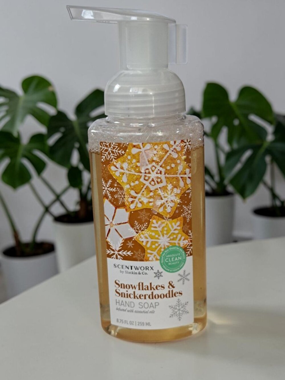 SCENTWORX by Slatkin & Co Snowflakes & Snickerdoodles Hand Soap 8.75 oz
